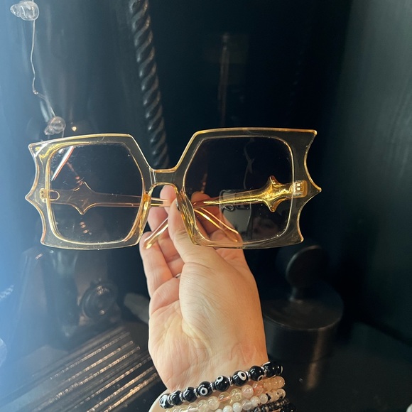 Trashy Diva Retro Champagne Sunglasses - Picture 3 of 3